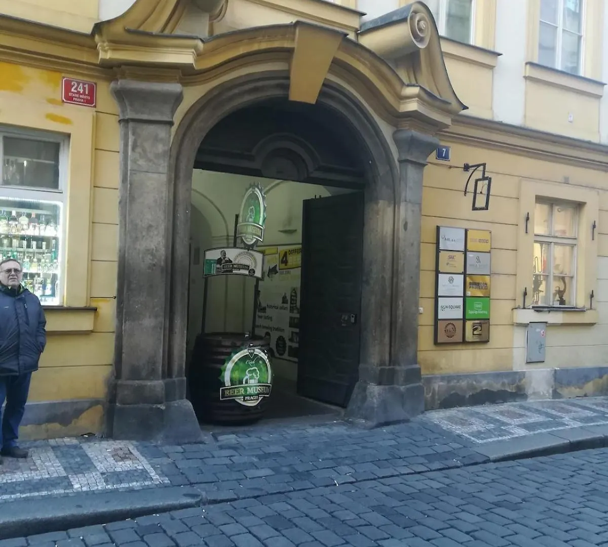 Apartamento Charles Bridge, Old Town3 Min Walk Private Room E Praga República Checa